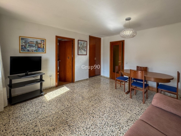 Imagen 3 de ¡Amplio dúplex de 3 habitaciones listo para entrar a vivir!