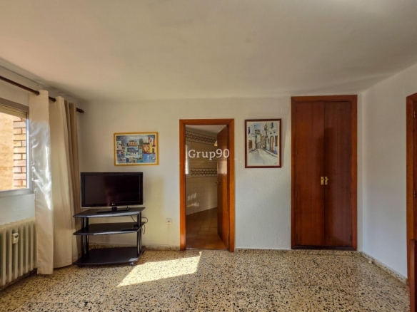 Imagen 4 de ¡Amplio dúplex de 3 habitaciones listo para entrar a vivir!
