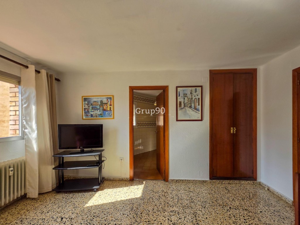 Imagen 4 de ¡Amplio dúplex de 3 habitaciones listo para entrar a vivir!