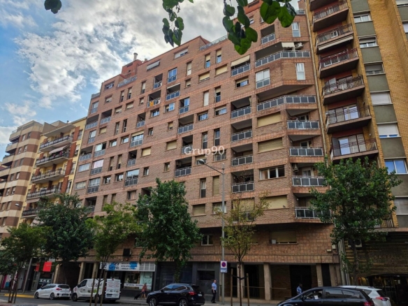 Imagen 1 de ¡Amplio dúplex de 3 habitaciones listo para entrar a vivir!