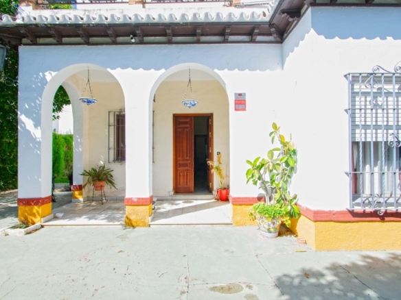 Imagen 2 de Exclusivo chalet independiente con apartamento privado en Heliópolis