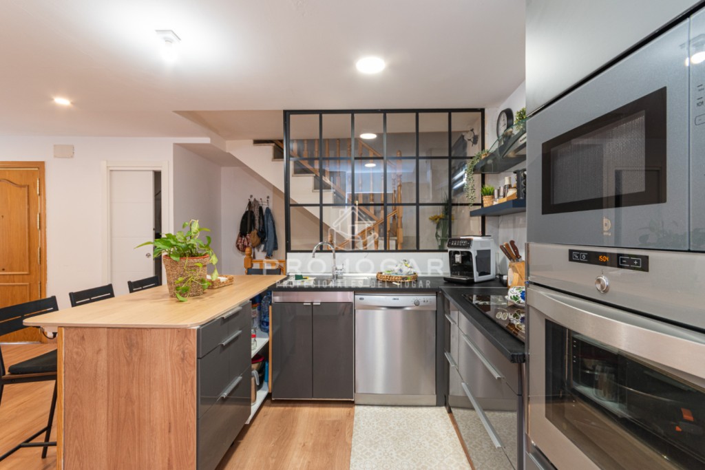 de 174m2 con 3 dormitorios y 2 baños con plaza de garaje
