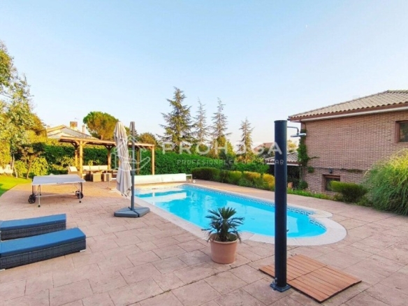 Imagen 2 de Venta de chalet en Pedrezuela