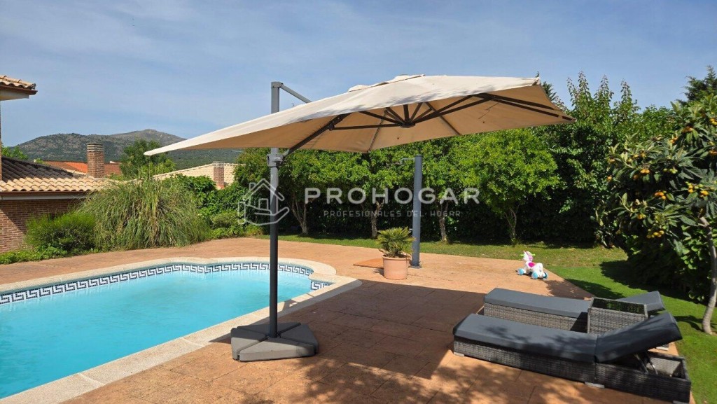de 158m2 con 4 dormitorios y 3 baños con plaza de garaje