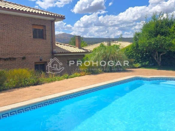 Imagen 1 de Venta de chalet en Pedrezuela
