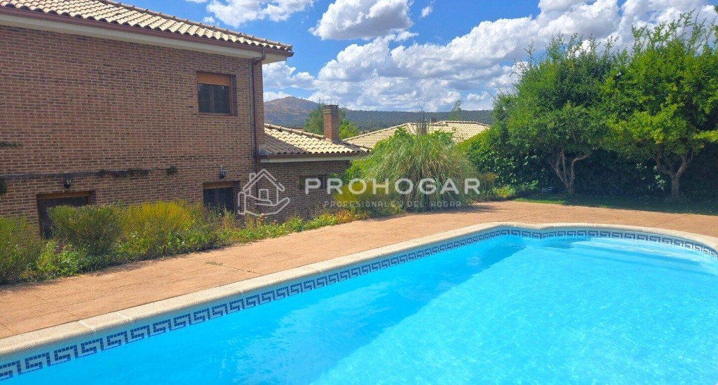 Imagen 1 de Venta de chalet en Pedrezuela