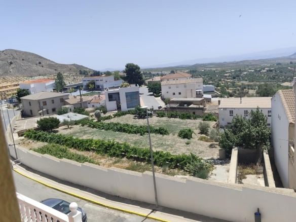 Imagen 2 de Gran casa de pueblo con finca privada en el corazón de Oria