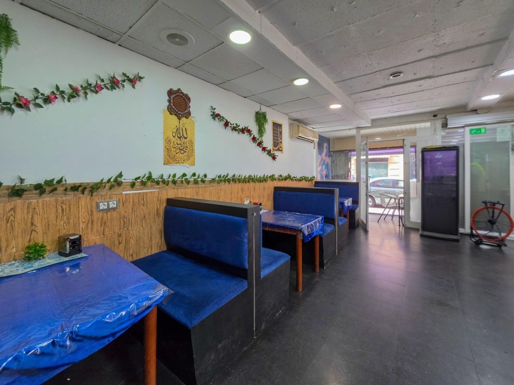 Imagen 3 de ¡Oportunidad para inversores en Lleida! Local comercial en rentabilidad en Av. Pi i Margall