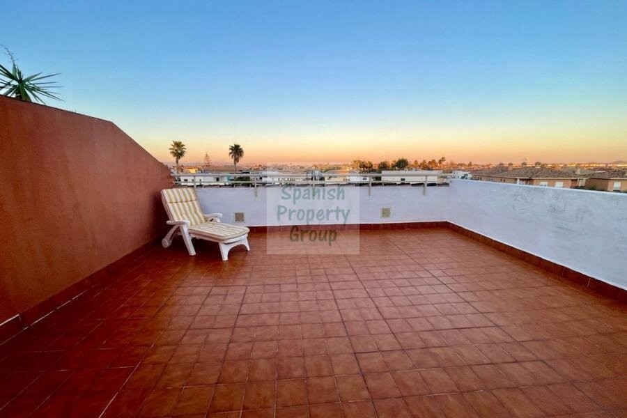 de 150m2 con 3 dormitorios y 3 baños con plaza de garaje