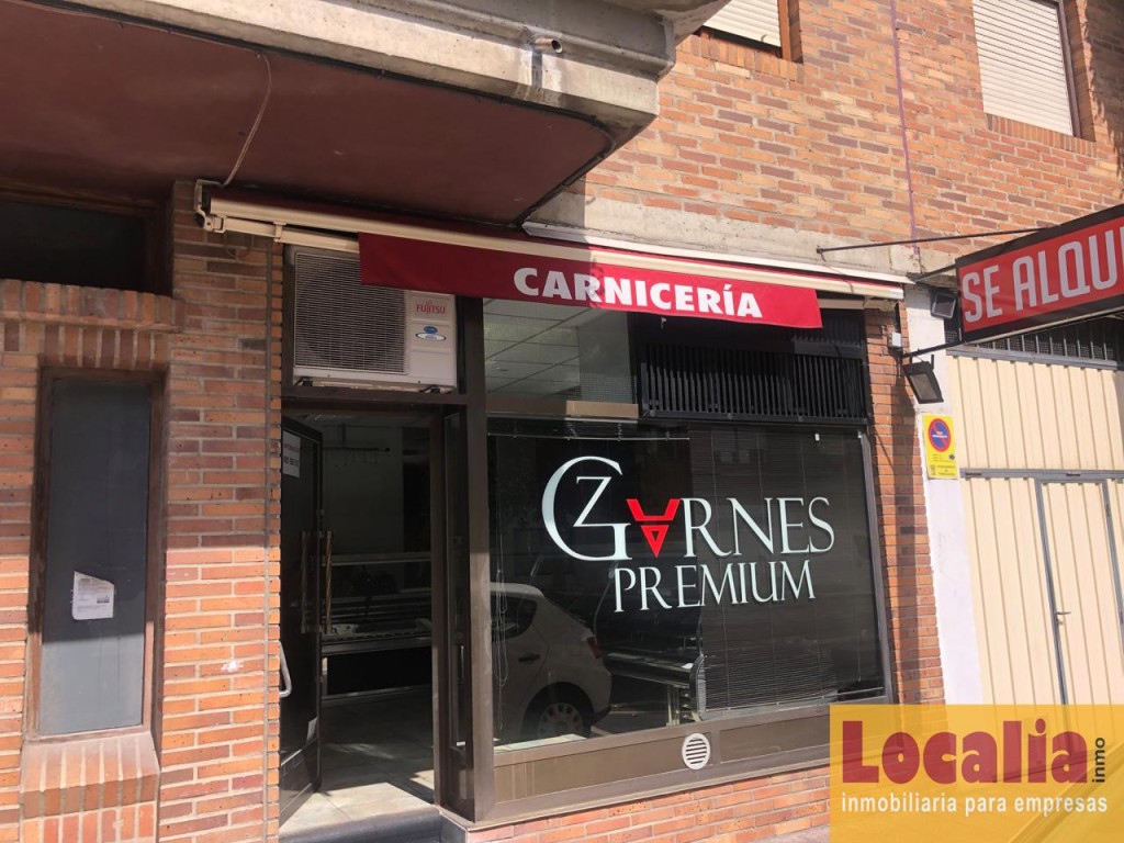 Imagen 2 de Local en venta en Torrelavega