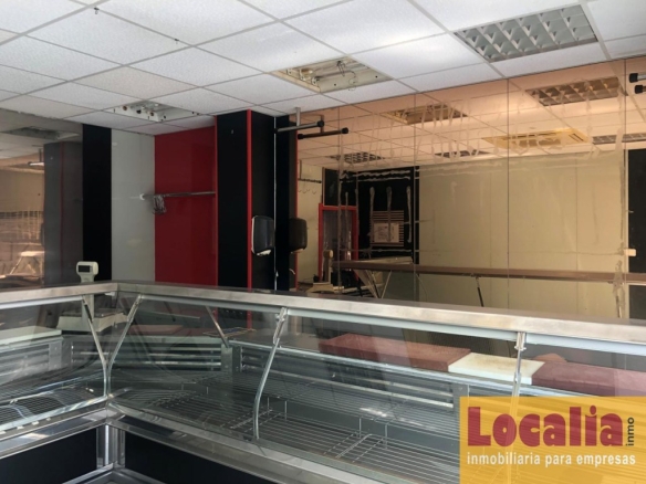 Imagen 3 de Local en venta en Torrelavega