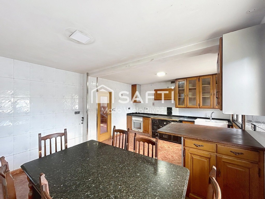 Imagen 1 de Se vende casa con mucho espacio