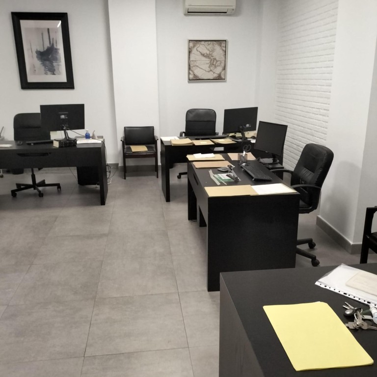 Imagen 2 de Estupendo local comercial en El Arenal!!