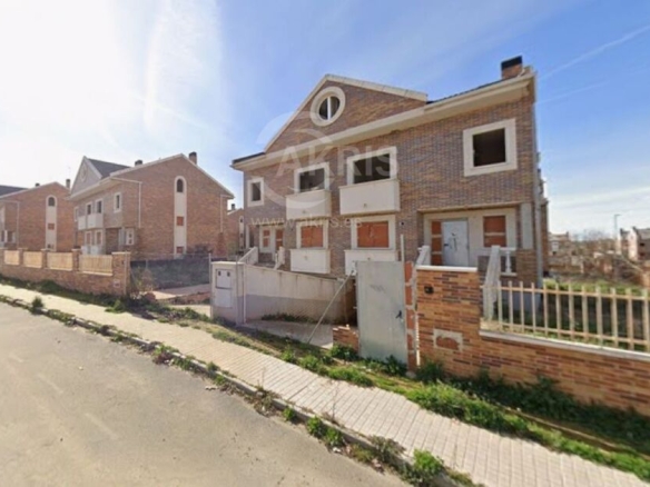 Imagen 1 de Chalet Independiente en Burguillos De Toledo