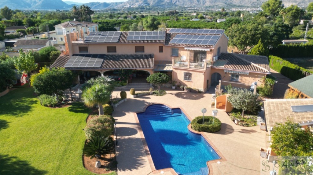 Imagen 2 de Casa-Chalet en Venta en Alicante Alicante
