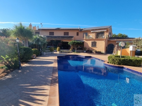 Imagen 1 de Casa-Chalet en Venta en Alicante Alicante