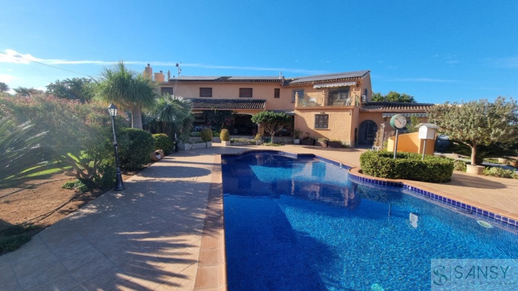 Imagen 1 de Casa-Chalet en Venta en Alicante Alicante