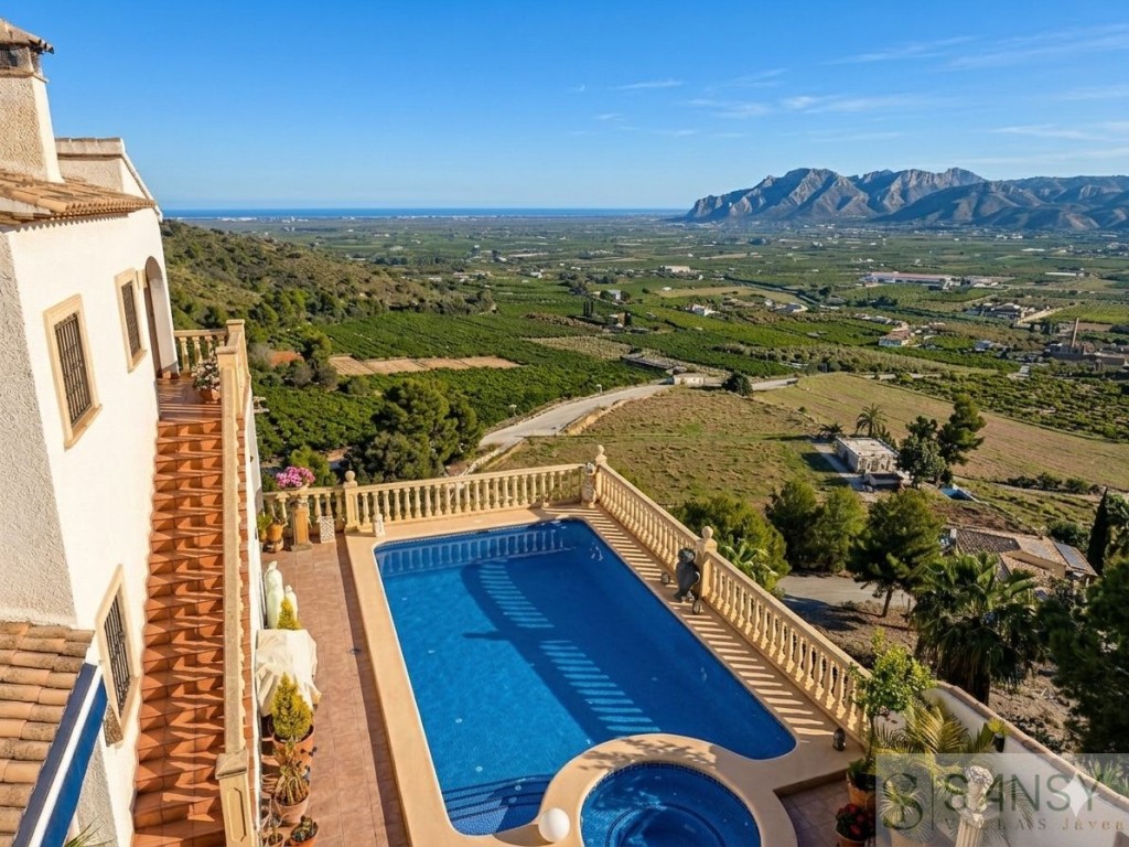 Imagen 1 de Casa-Chalet en Venta en Alicante Alicante