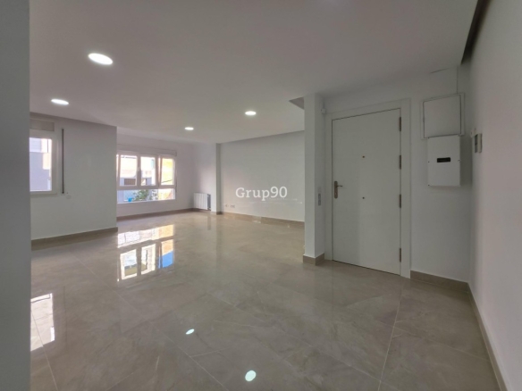 Imagen 3 de ¡A estrenar! Piso de 102 m2 totalmente reformado en Calle Pica d'Estats