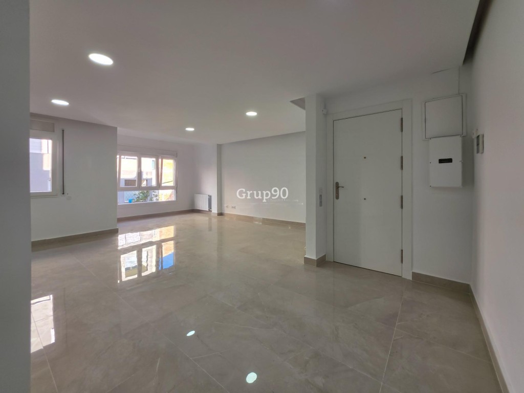 Imagen 3 de ¡A estrenar! Piso de 102 m2 totalmente reformado en Calle Pica d'Estats