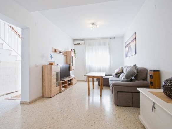 Imagen 2 de Bonita vivienda adosada de VPO en Bormujos