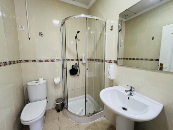Imagen 3 de HOSTAL EN VENTA EN LA NUCÍA | ACTIVO HOTELERO CON GRAN POTENCIAL DE CRECIMIENTO