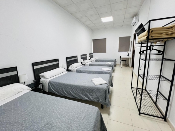 Imagen 1 de HOSTAL EN VENTA EN LA NUCÍA | ACTIVO HOTELERO CON GRAN POTENCIAL DE CRECIMIENTO