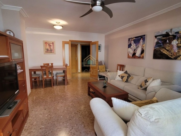 Imagen 2 de MARAVILLOSO PISO AMUEBLADO CON GARAJE JUNTO A LA PLAYA