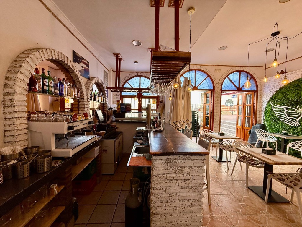 Imagen 4 de Local comercial en Venta en Benalmadena Málaga