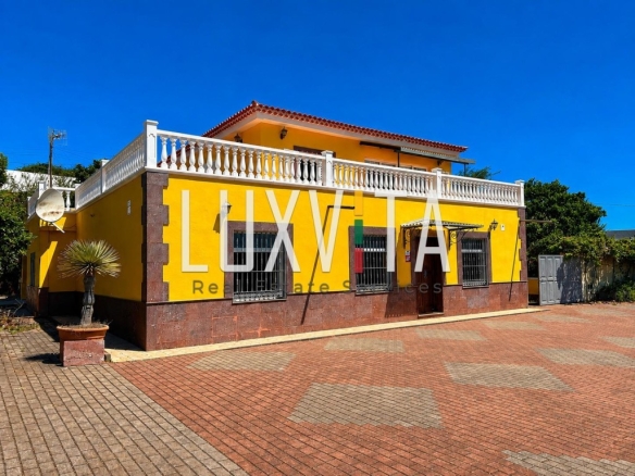 Imagen 3 de Casa independiente con 3.020 m2 de terreno en La Esperanza – una propiedad con enormes posibilidades