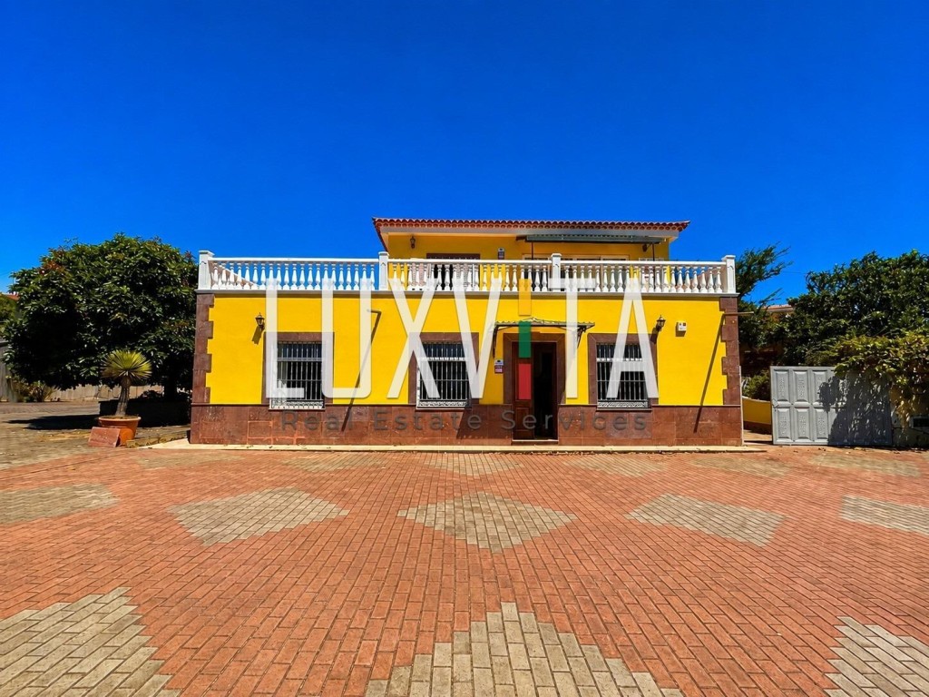 Imagen 1 de Casa independiente con 3.020 m2 de terreno en La Esperanza – una propiedad con enormes posibilidades