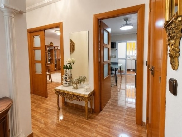 Imagen 2 de AMPLIO Y PRECIOSO PISO DE 4 DORMITORIOS EN ALQUILER EN CAMINO DE SUÁREZ