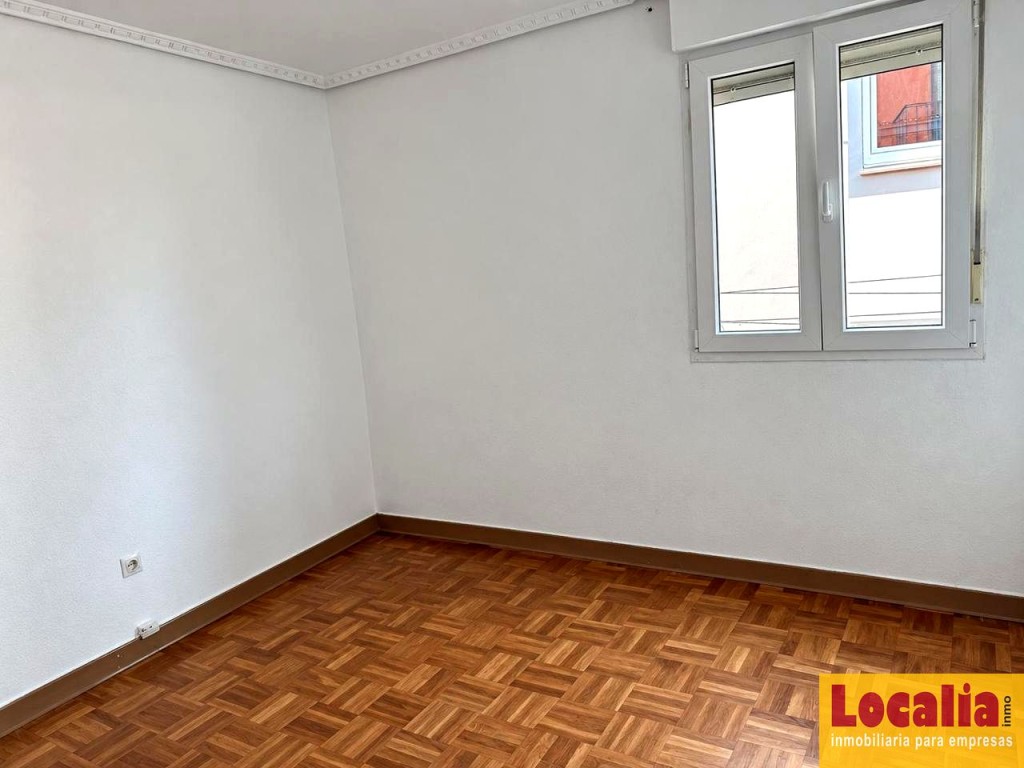 Imagen 2 de Piso para reformar en zona céntrica de Santander