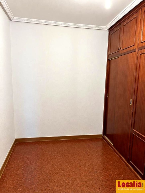 Imagen 4 de Piso para reformar en zona céntrica de Santander