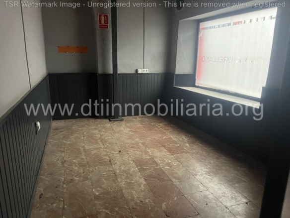 Imagen 2 de GRAN NAVE EN EL PUEBLO