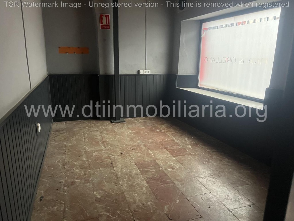 Imagen 2 de GRAN NAVE EN EL PUEBLO