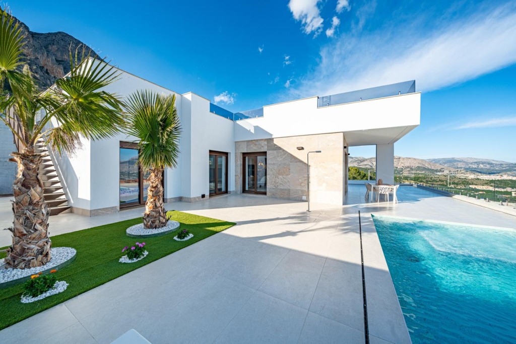 Imagen 2 de Exclusivas villas de obra nueva con vistas al mar en Polop
