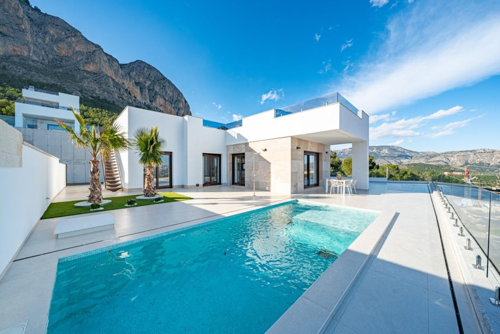 Imagen 3 de Exclusivas villas de obra nueva con vistas al mar en Polop