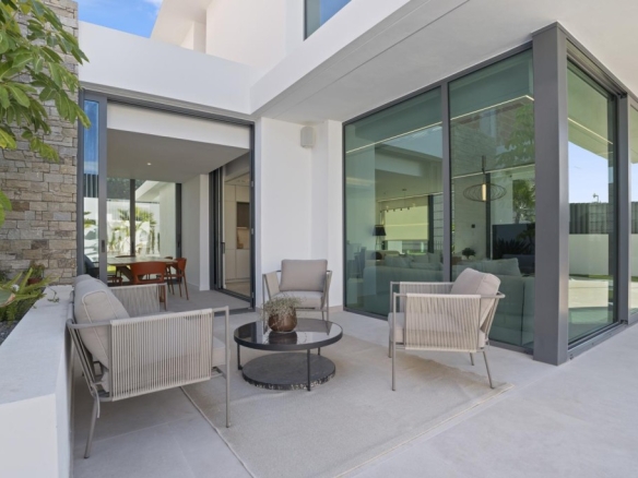 Imagen 3 de Exclusivas villas de diseño con vistas al skyline de Benidorm desde 1.080.000 €