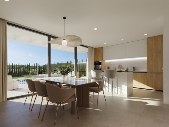 Imagen 4 de Entre el golf y el Mediterráneo: villa de 5 dormitorios con vistas al mar