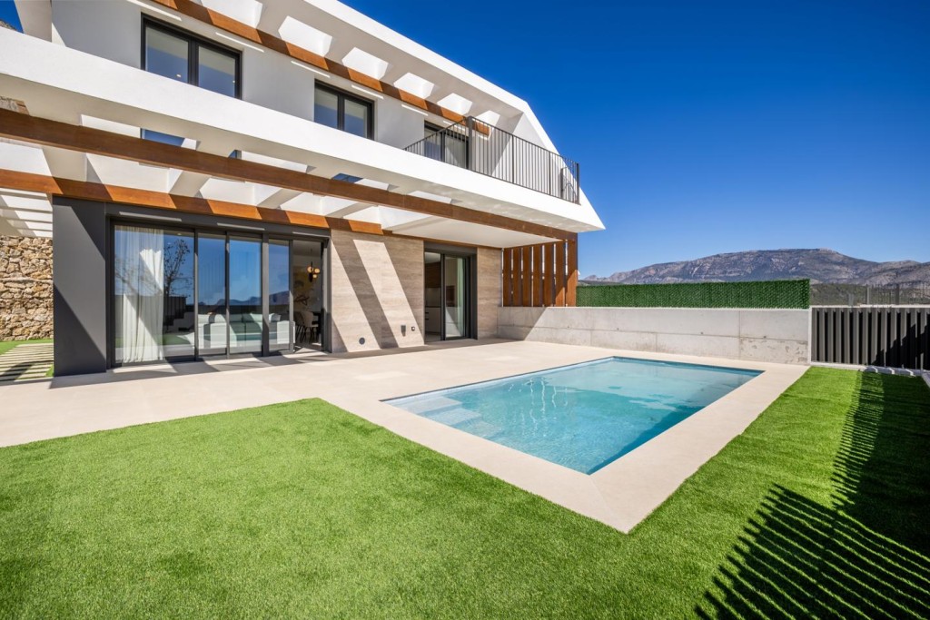 Imagen 3 de Entre el mar y la montaña: Modernas villas con piscina privada y vistas panorámicas