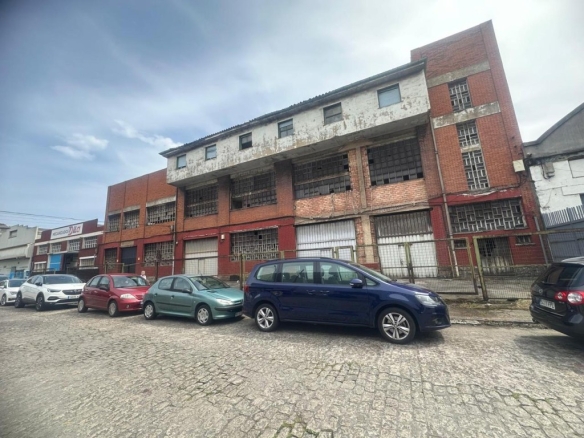 Imagen 3 de Nave industrial 2240m2 para reformar en Maliaño