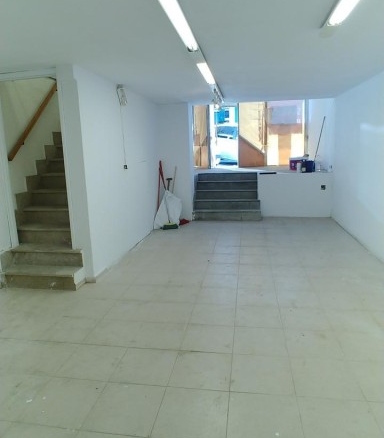 Imagen 1 de Amplio local de dos niveles en venta Santander