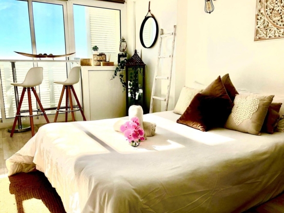 Imagen 1 de Precioso estudio a pocos pasos de la playa