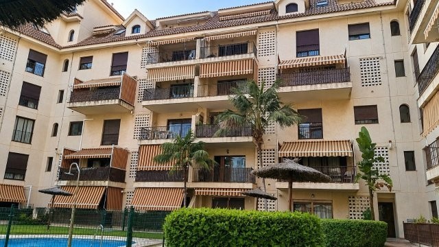 Imagen 3 de DÚPLEX LUMINOSO Y EQUIPADO CON VISTAS A LA PISCINA (SEPTIEMBRE A JUNIO)