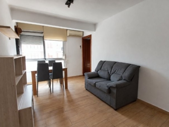 Imagen 3 de PISO EN ALQUILER CORTA TEMPORADA – ZONA CARLOS DE HAYA EXCLUSIVO ESTUDIANTES