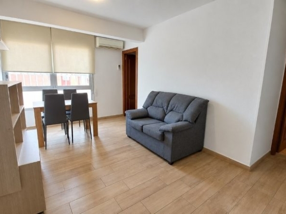 Imagen 1 de PISO EN ALQUILER CORTA TEMPORADA – ZONA CARLOS DE HAYA EXCLUSIVO ESTUDIANTES