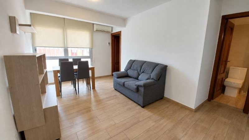 Imagen 1 de PISO EN ALQUILER CORTA TEMPORADA – ZONA CARLOS DE HAYA EXCLUSIVO ESTUDIANTES