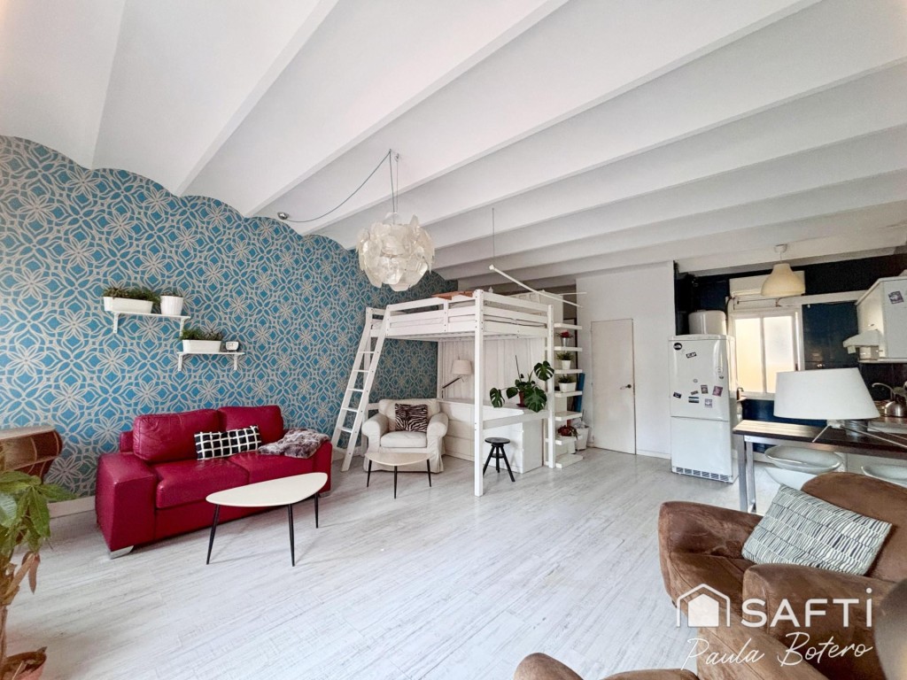 Imagen 2 de Loft con encanto en El Raval – amueblado y listo para entrar a vivir