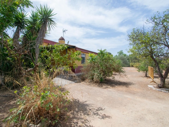 Imagen 3 de Exclusiva casa independiente con gran parcela en La Galbana (Alcalá de Guadaíra)